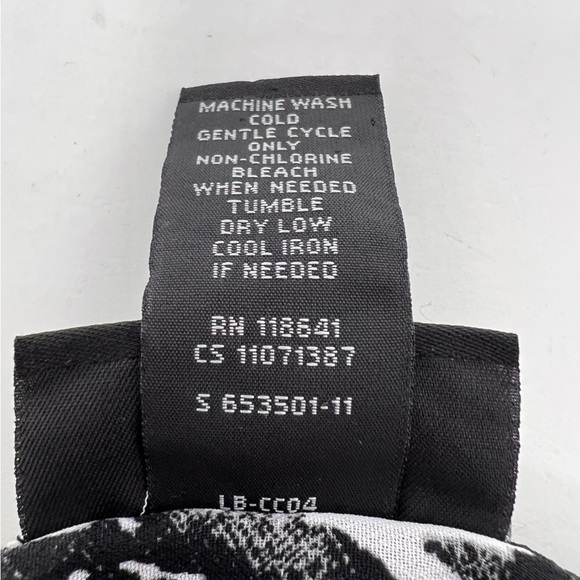 Lane Bryant Blouse Plus Size 22 24 3X Black White Print V Neck Roll Tab Sleeves - Picture 10 of 14